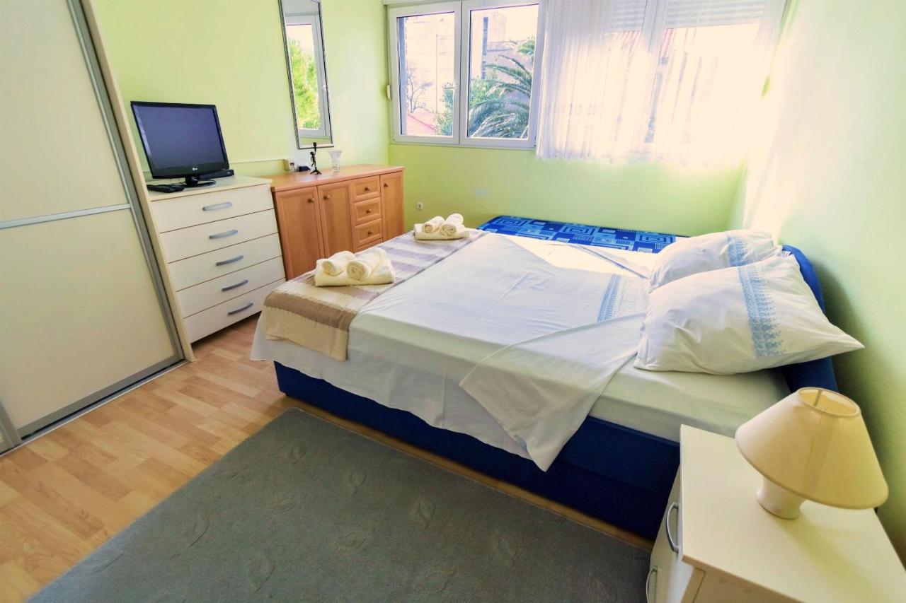 Apartment Anita Omiš Exteriör bild