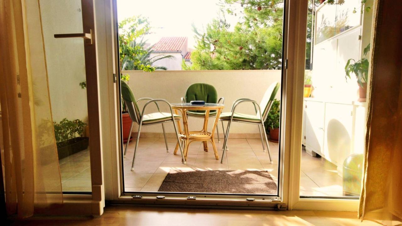 Apartment Anita Omiš Exteriör bild