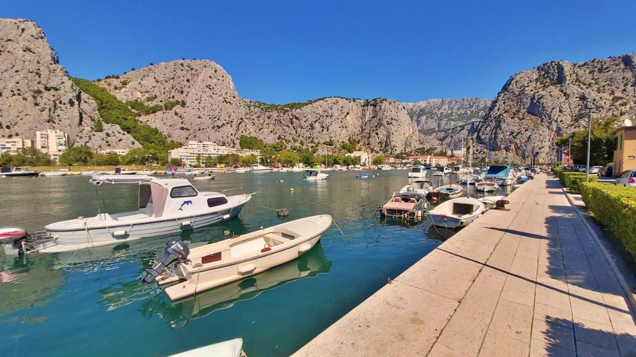 Apartment Anita Omiš Exteriör bild
